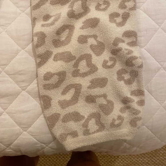 Barefoot Dreams Joggers - Picture 4 of 4